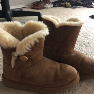 bailey button ugg boots